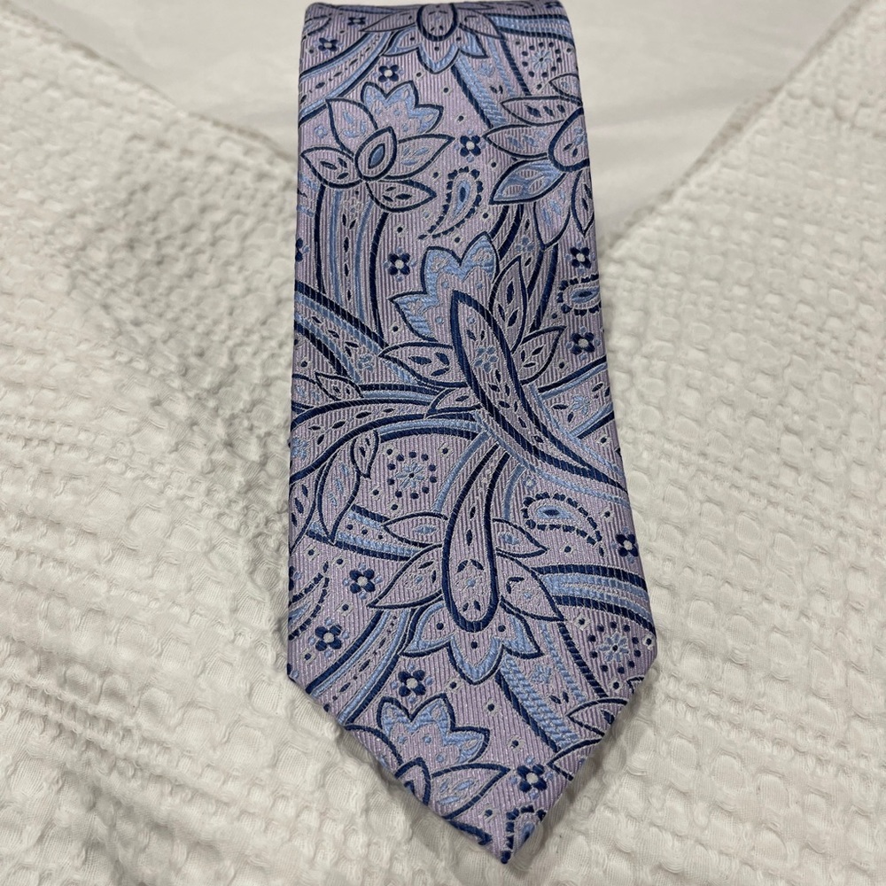 100% Silk Tie, Classic width and length, Jos A Bank Reserve designer brand